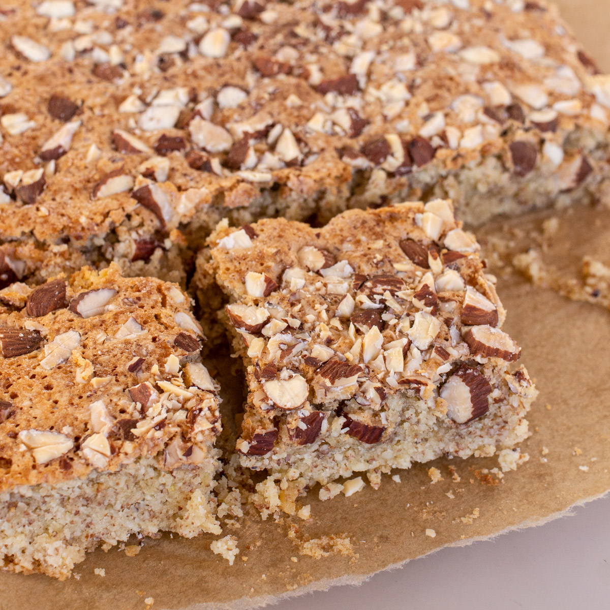 Portugiesischer Kochlöffelkuchen mit Mandeln