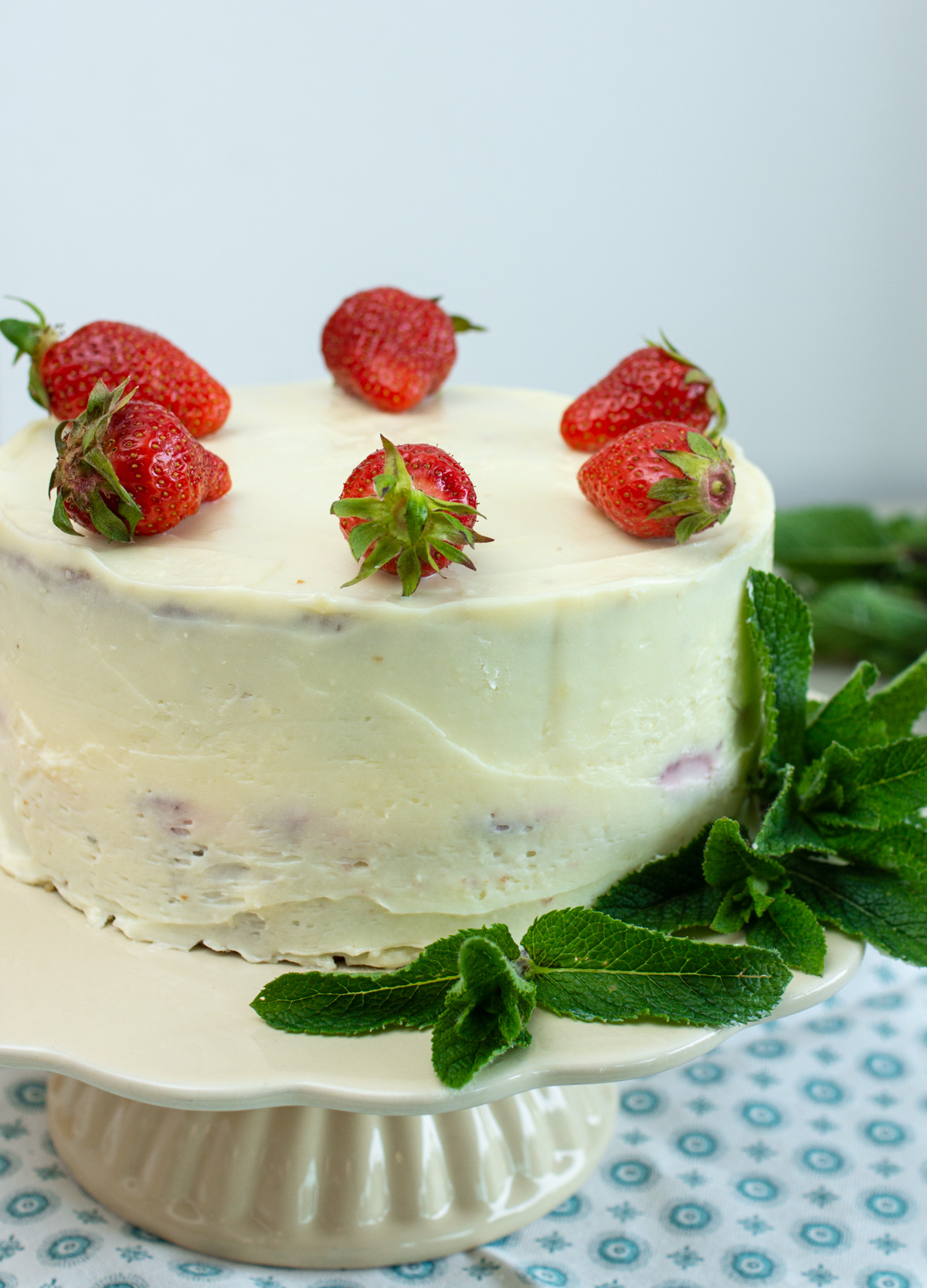 Sommerliche Torte mit Erdbeeren