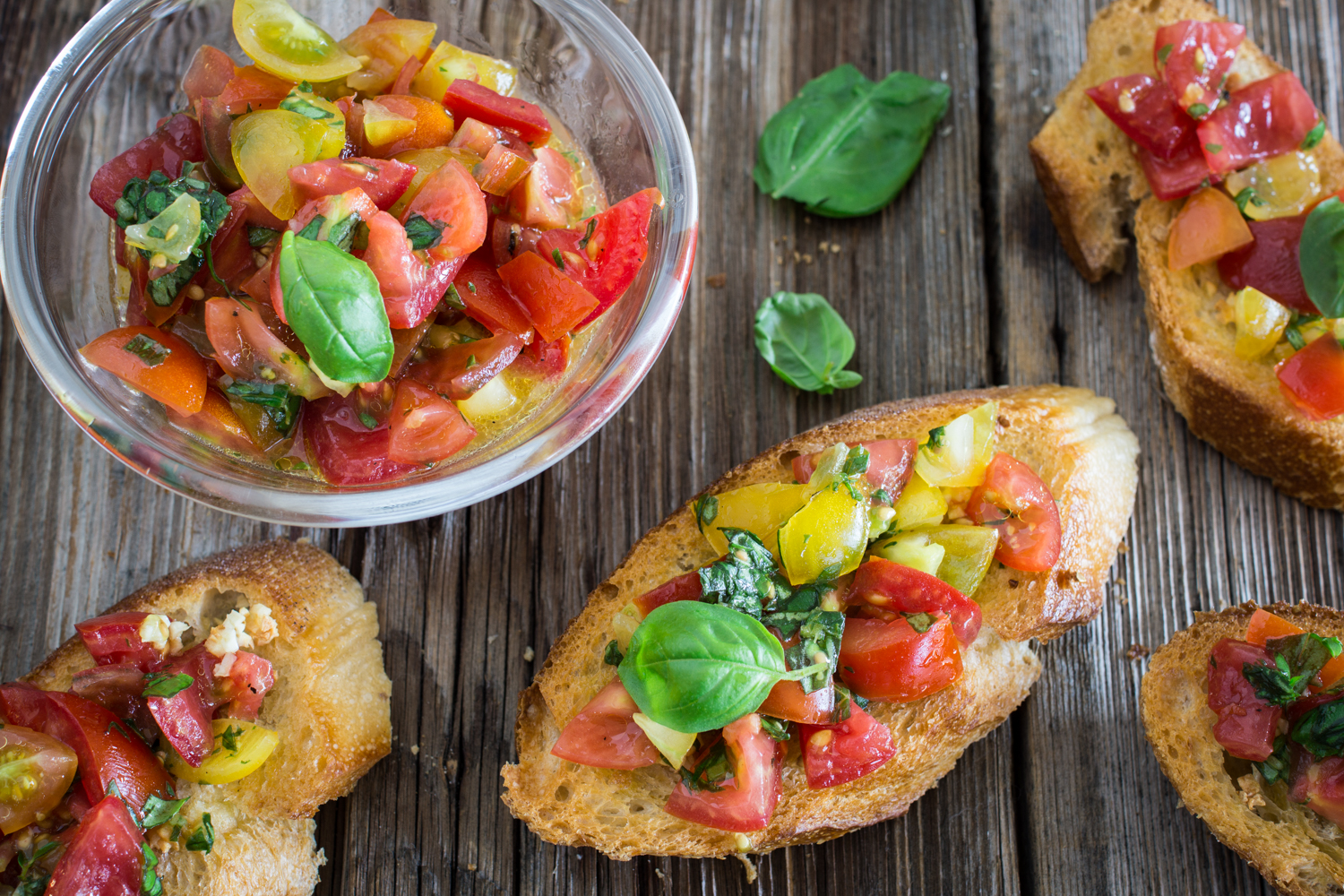 Bruschetta mit Tomaten | Ein sommerliches Gericht mit wenig Aufwand