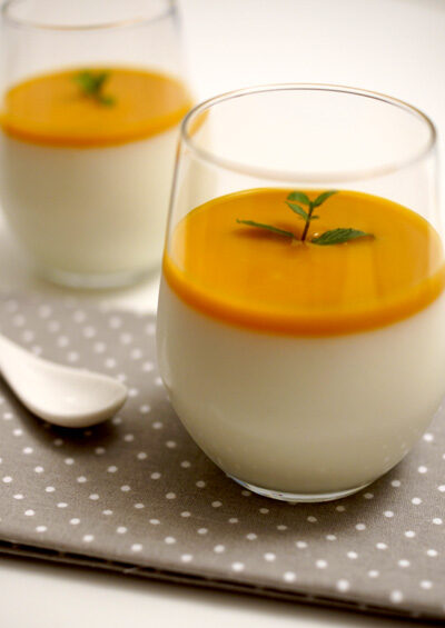 Leichtes Sommerdessert mit Buttermilch