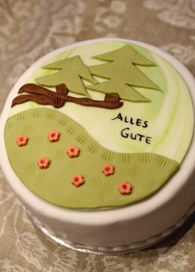 Torte mit Fondant; Thema "Wald" und "Wiese"