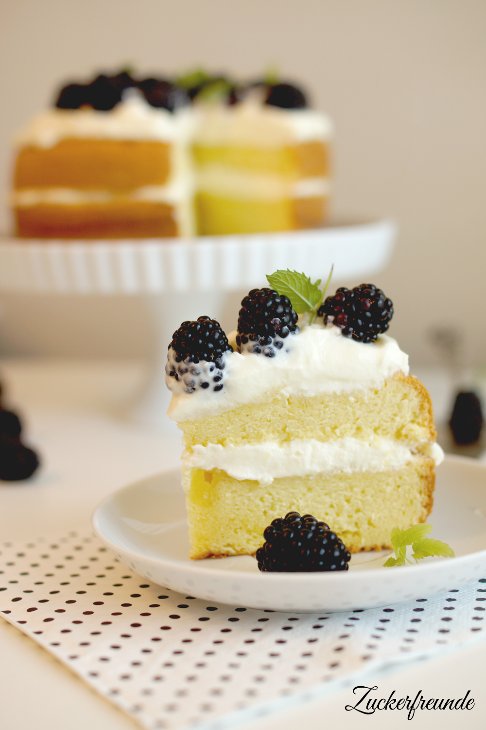 Sommerliche Brombeer Limetten Torte