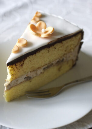 Fondanttorte mit Bananenfüllung