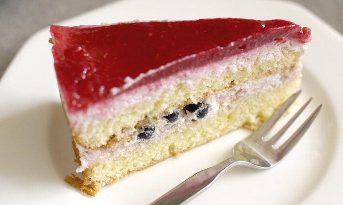 Johannisbeer Joghurt Torte mit Himbeerspiegel
