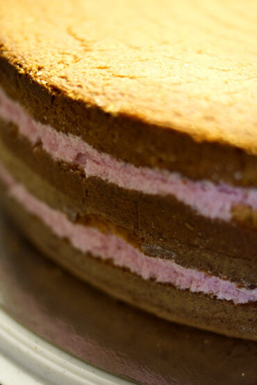 Torte mit Himbeerfüllung