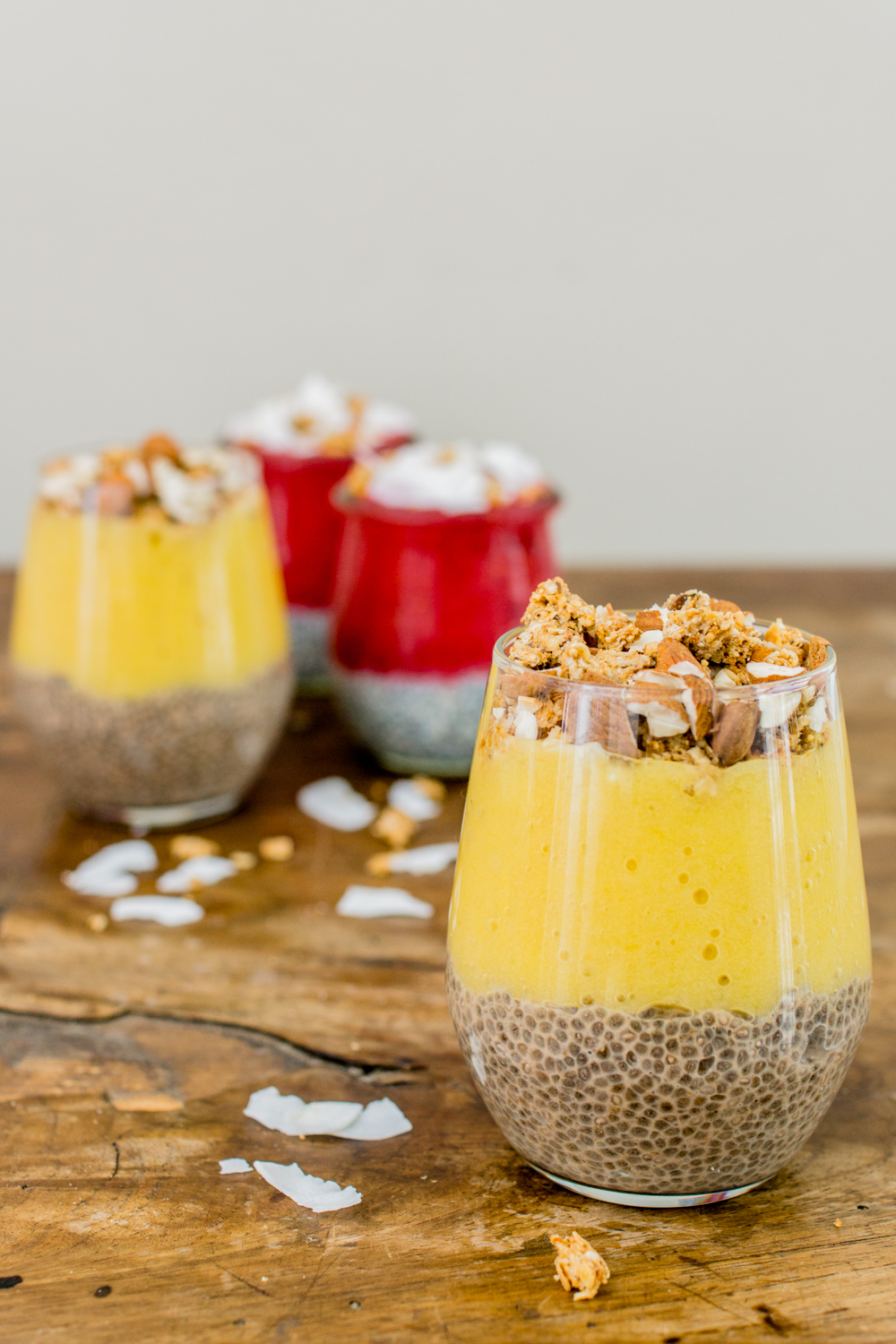 Chia-Pudding: Himbeer-Kokos und Mango-Banane