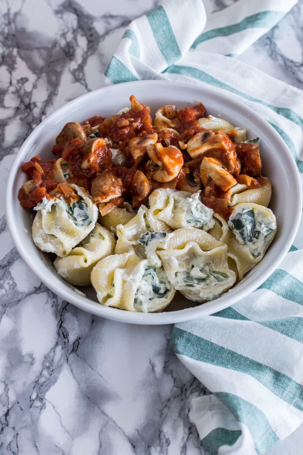 Mangold-Ricotta Nudeln mit Champignons