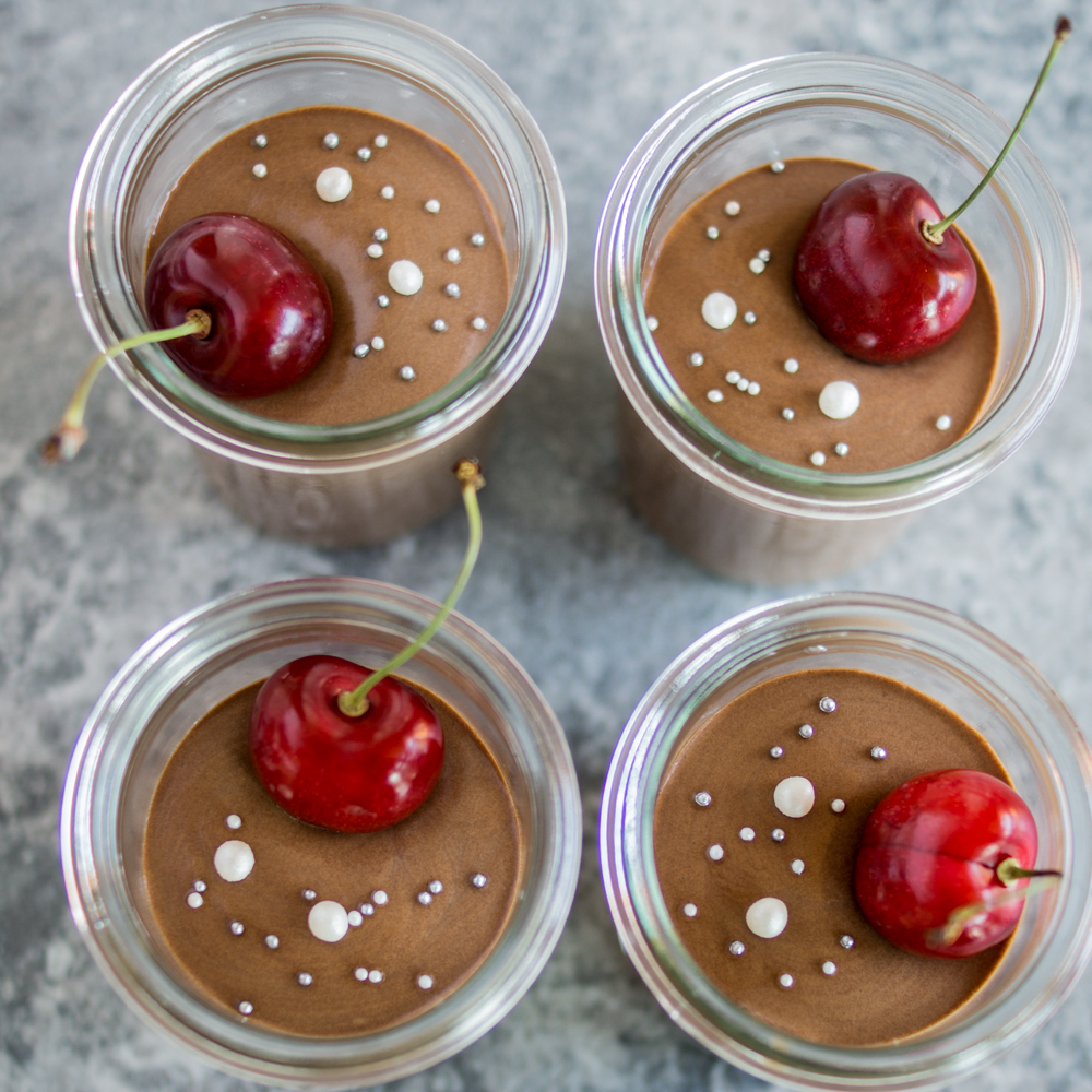 Einfaches Hochzeitsdessert: Schoko-Mousse mit Zuckerperlen