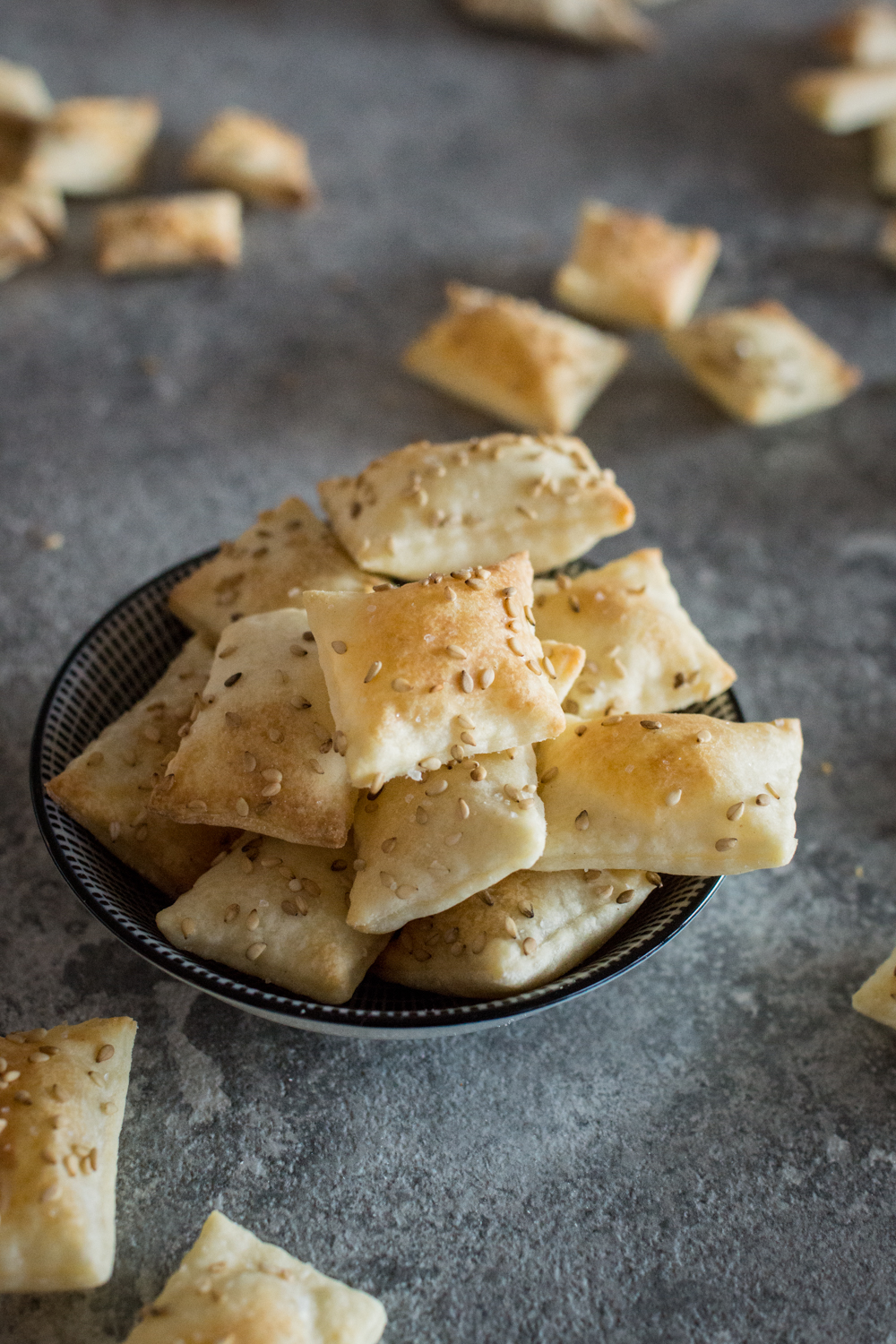 Sesam Cracker mit Meersalz - schnell gemachtes Fingerfood