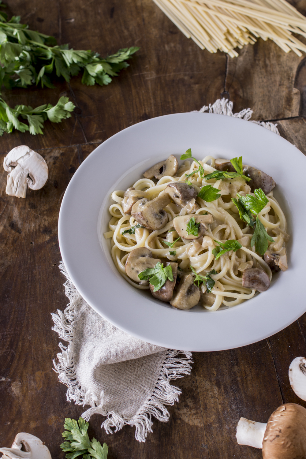 Linguine Nudeln mit Champignonrahmsoße - schnelles Pasta-Rezept