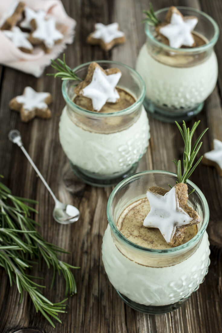 Weihnachtliches Dessert im Glas: Spekulatius-Panna Cotta