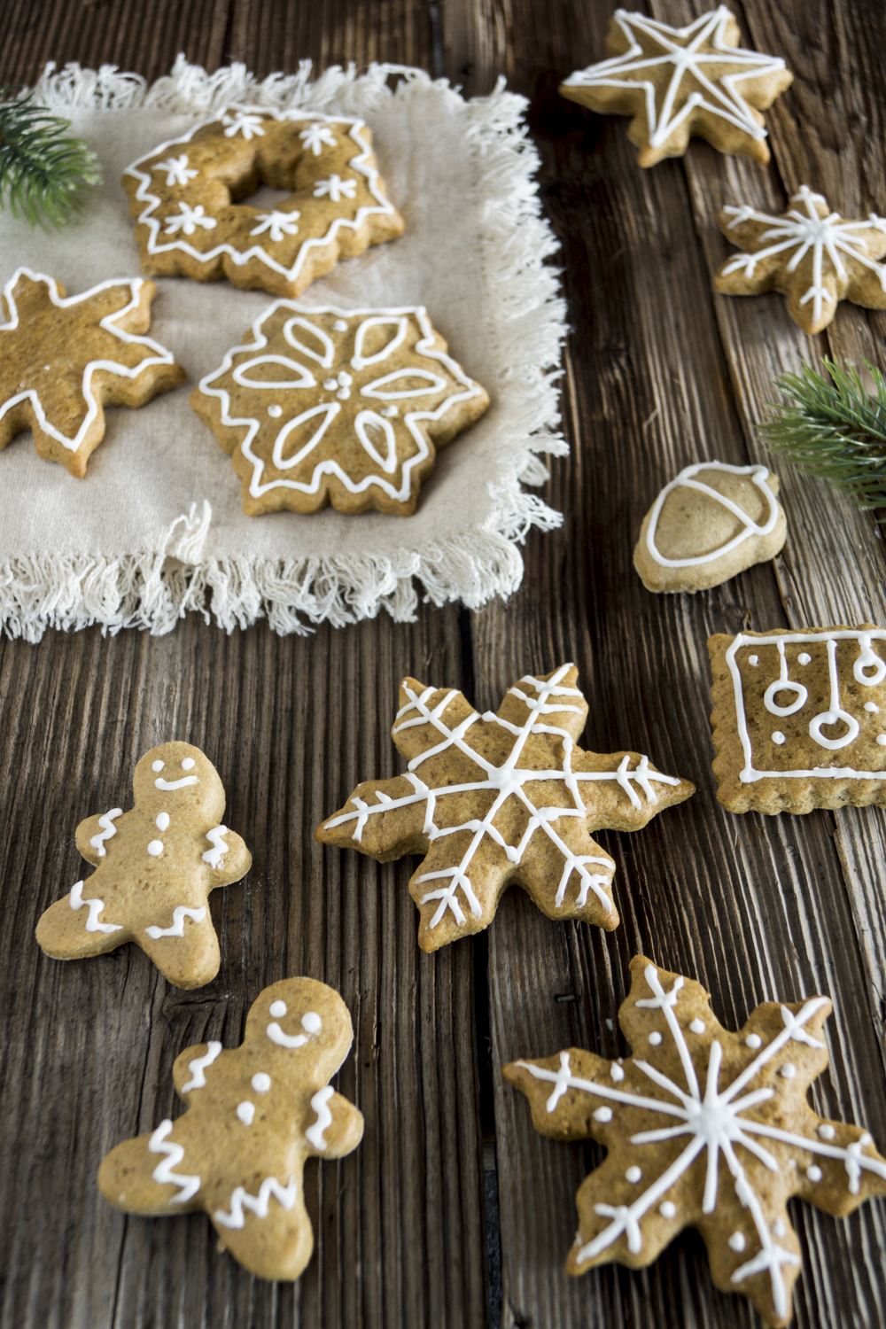 Lebkuchen selber machen - einfaches und schnelles Rezept mit Spritzglasur