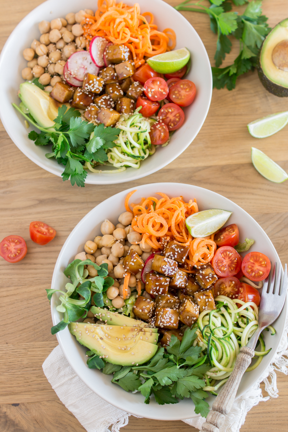 Teriyaki Tofu und Veggie Bowl - leckeres Rezept