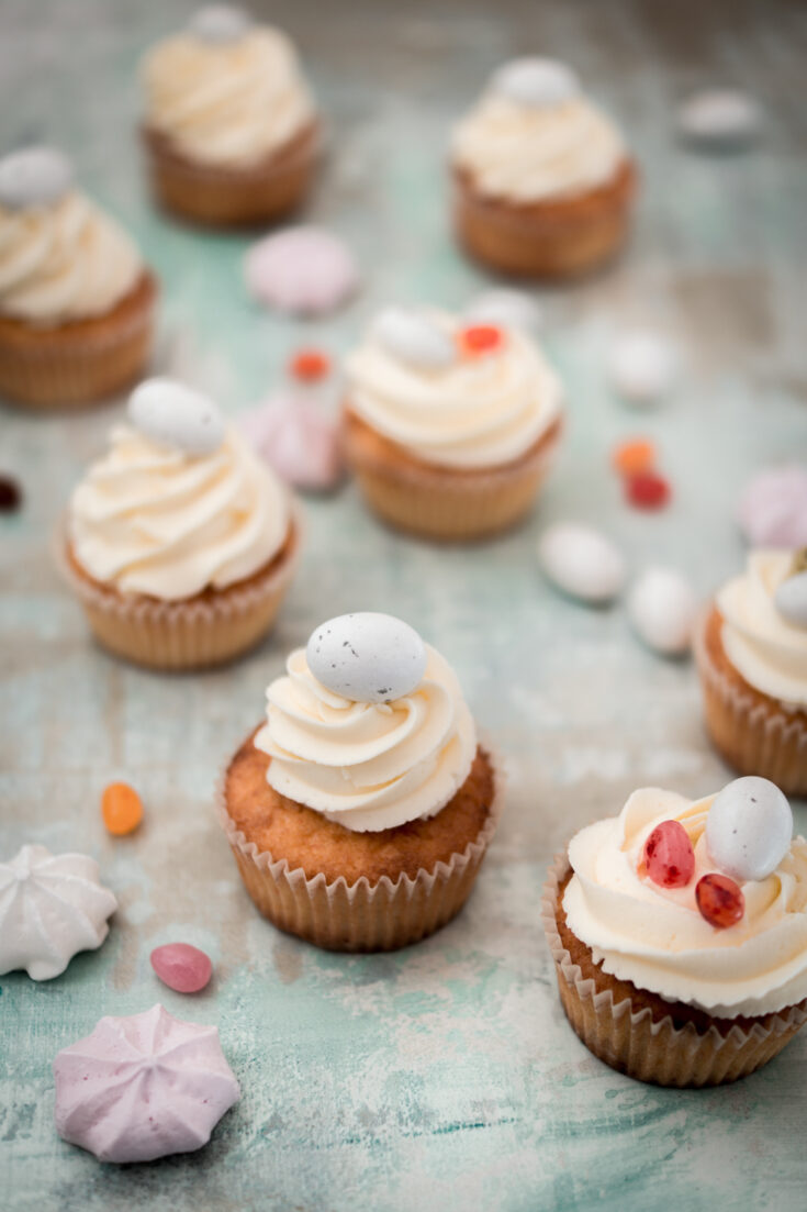Oster-Cupcakes: Vanille-Cupcakes im Osterlook