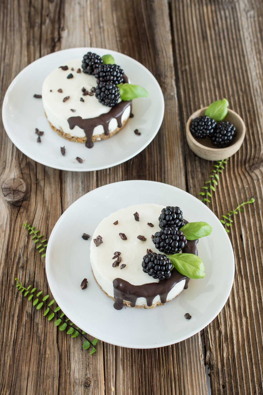 Mini-Törtchen | no-bake Cheesecake mit Brombeeren und Schokolade