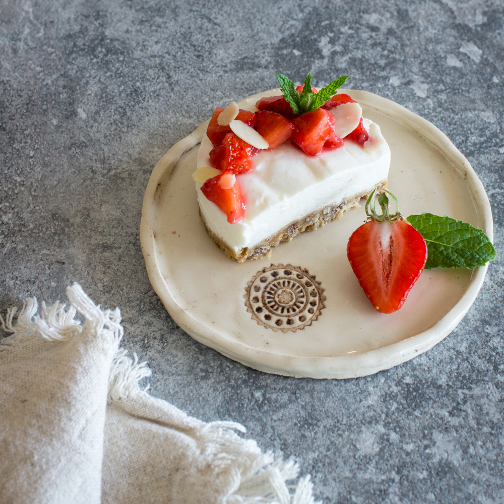 Sommerliches Mini-Dessert | Kleine no-bake Beeren-Törtchen