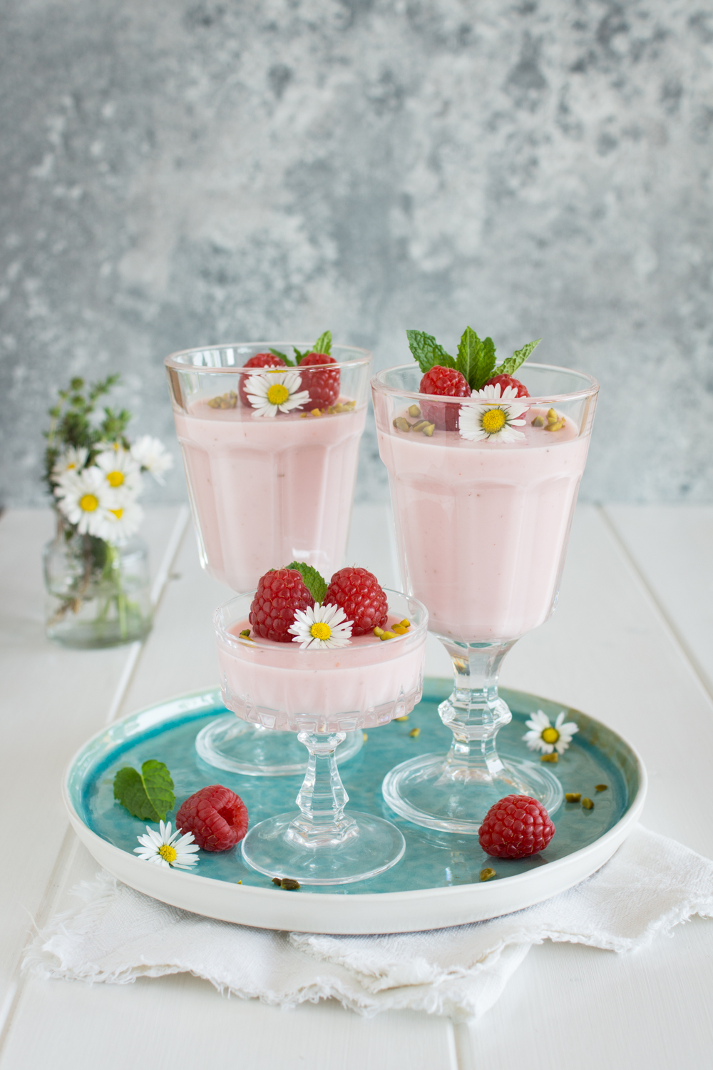 Schnelles Dessert im Glas: Sommerliche Himbeercreme zum Löffeln