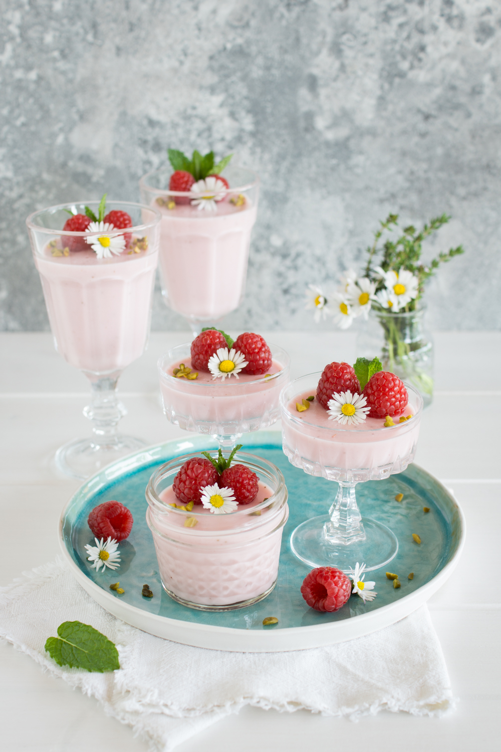 Leichtes Dessert im Glas | Himbeercreme zum Löffeln - perfekt im Sommer!