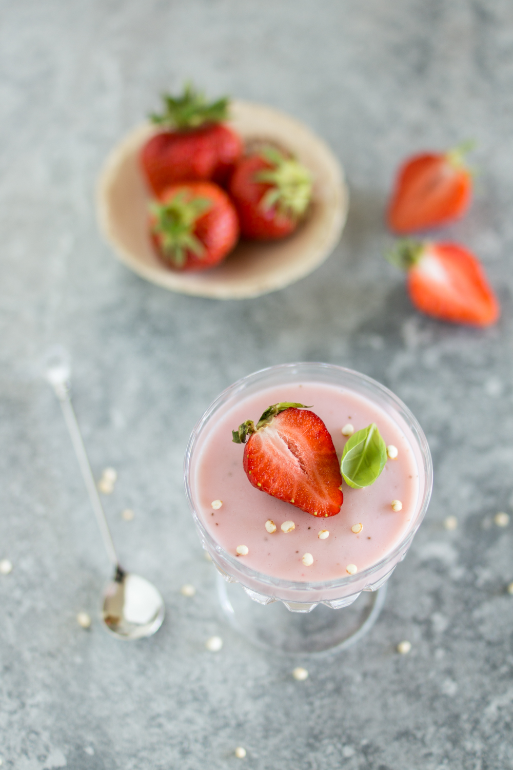 Sommerliches Dessert im Glas | Erdbeercreme