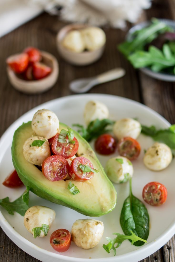 Avocado Caprese | 10 Minuten Gericht | Salatideen - schnelles Rezept