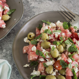 Melonensalat mit Feta und Oliven | Schnelles Rezept