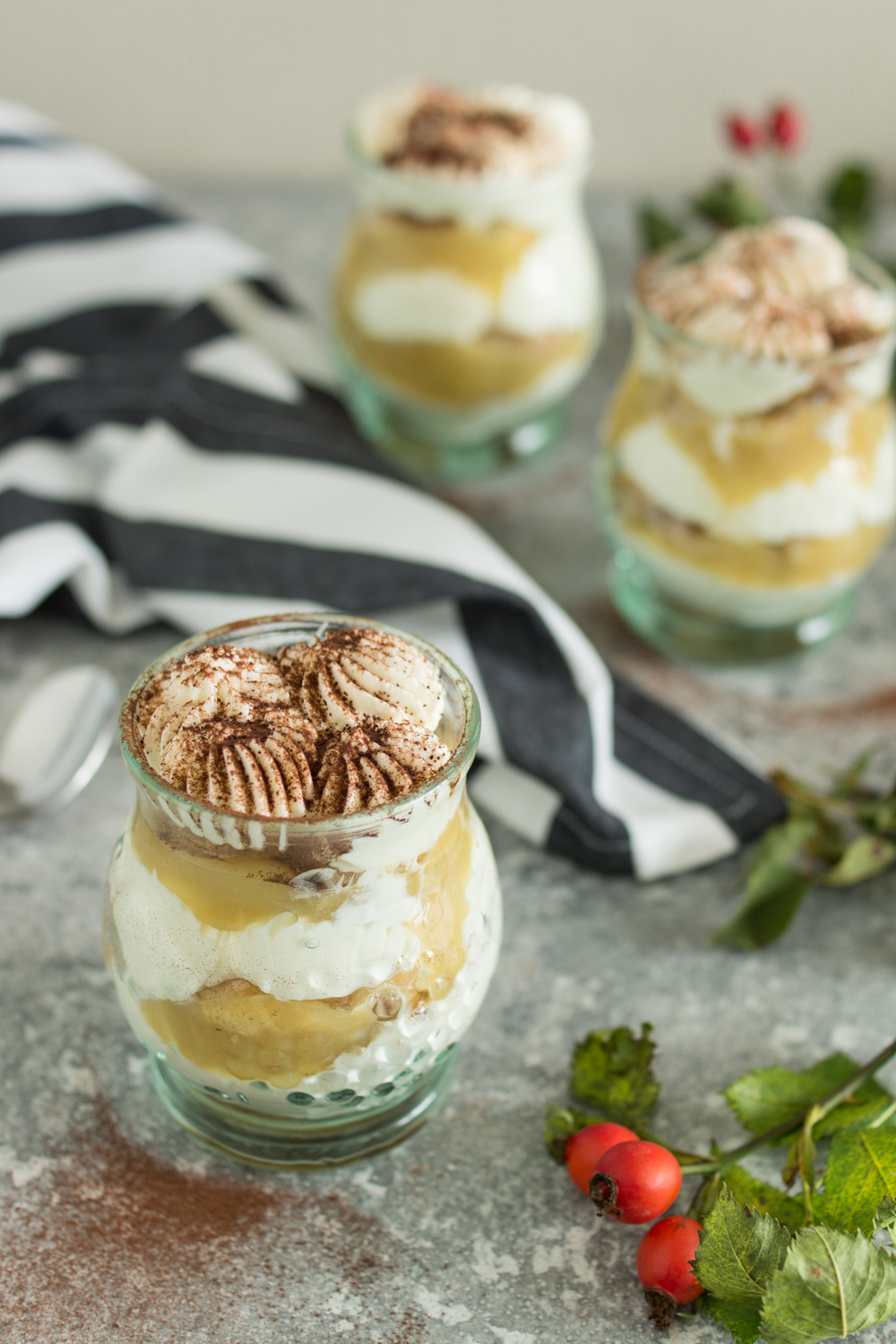 Tiramisu im Glas mit Apfelmus | Schnelles und einfaches Dessert im Glas