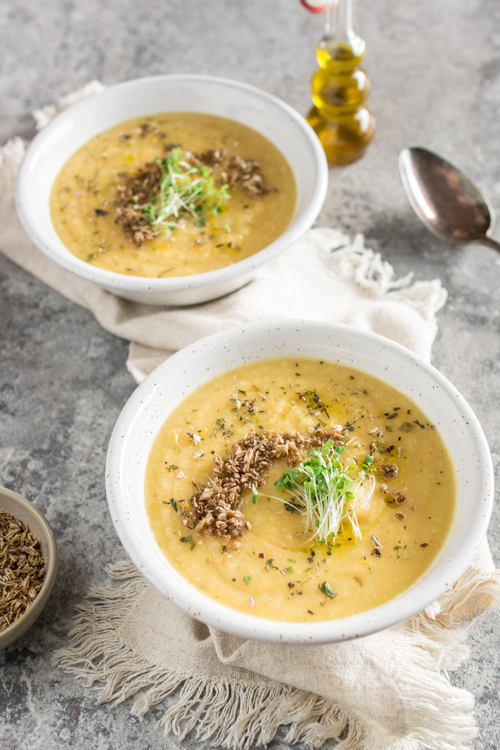 Vegan cellery soup | Vegane Selleriesuppe - einfaches Rezept