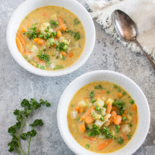 Schnelle Gemüsesuppe für faule Tage: Fix und fertig in 10 Minuten