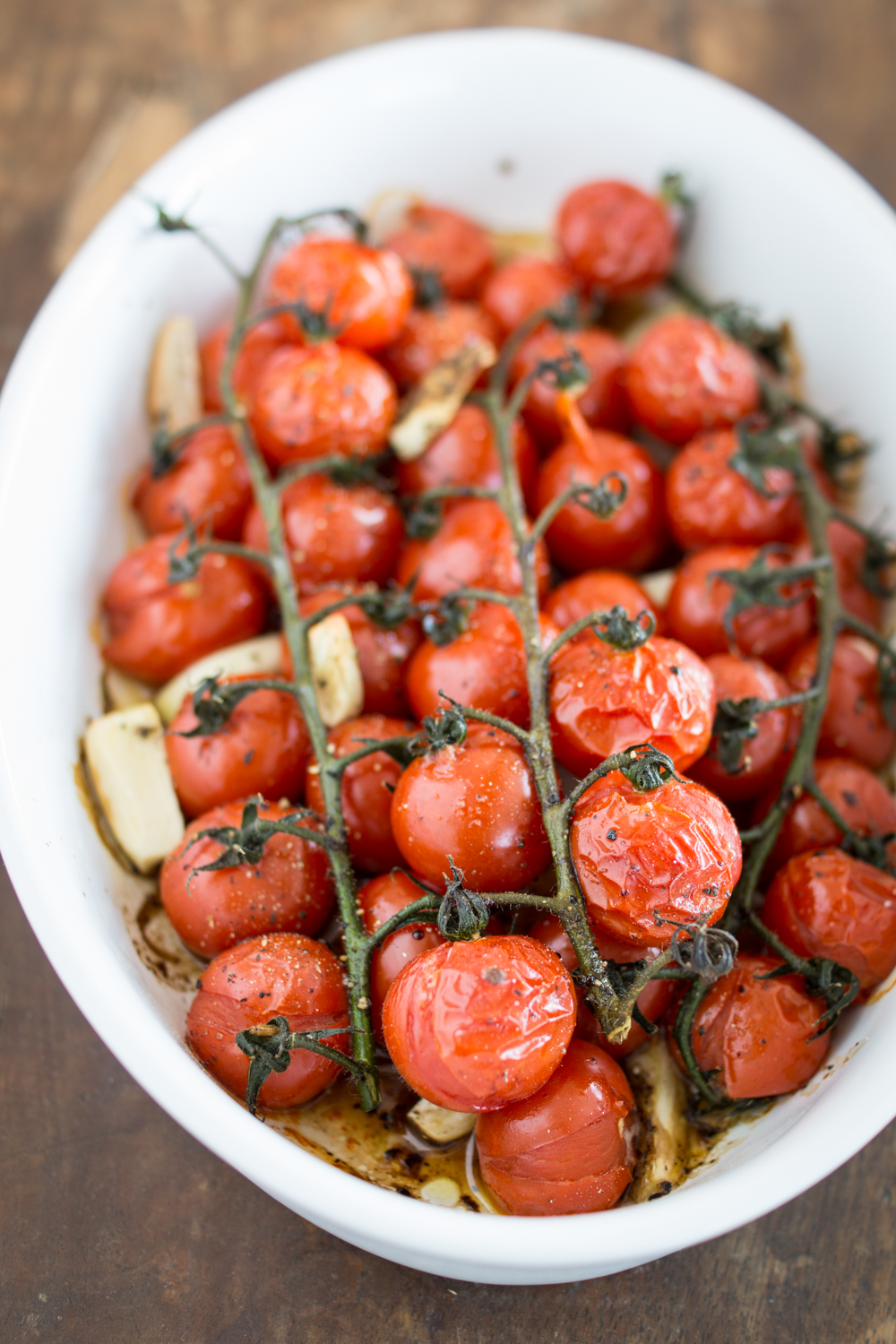 Mediterran geröstete Cocktail-Tomaten | Einfache Beilage