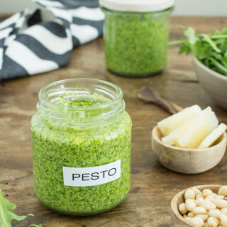 Rucola Pesto - einfaches Rezept für Pesto mit Rucola und Pecorino