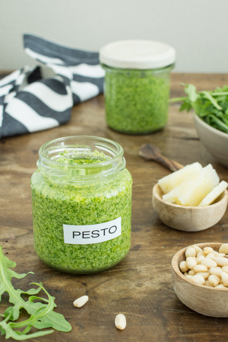 Rucola Pesto - einfaches Rezept für Pesto mit Rucola und Pecorino