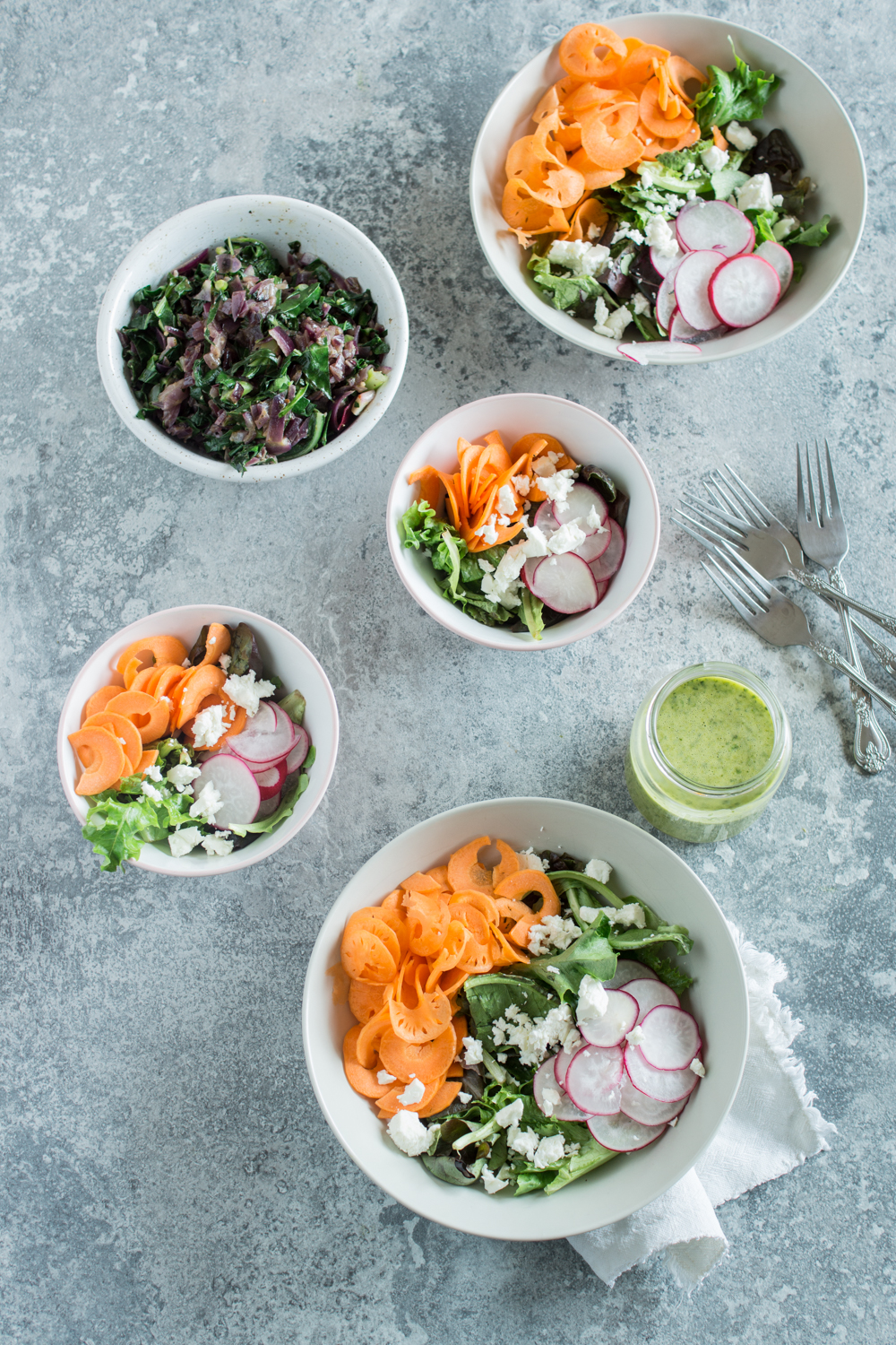 Saisonale Salate - Frühling | Salatideen und Zero Waste (Kohlrabiblätter)