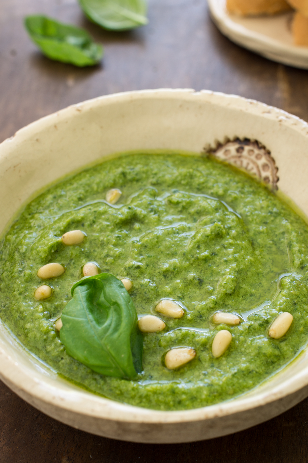Basilikum-Pesto mit Parmesan | Klassisches Rezept - LieberBacken