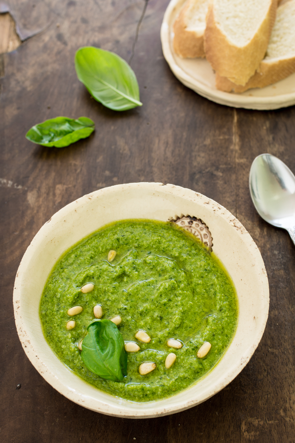 Grünes Pesto mit Basilikum und Parmesan | Ein italienischer Klassiker