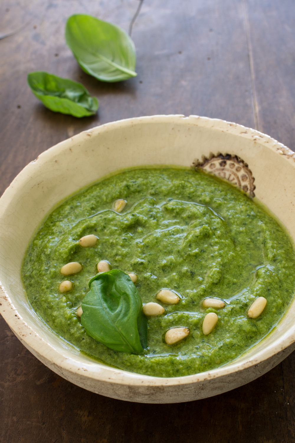 Basilikum Pesto mit Parmesan und Pinienkernen | Klassisches Rezept #pesto