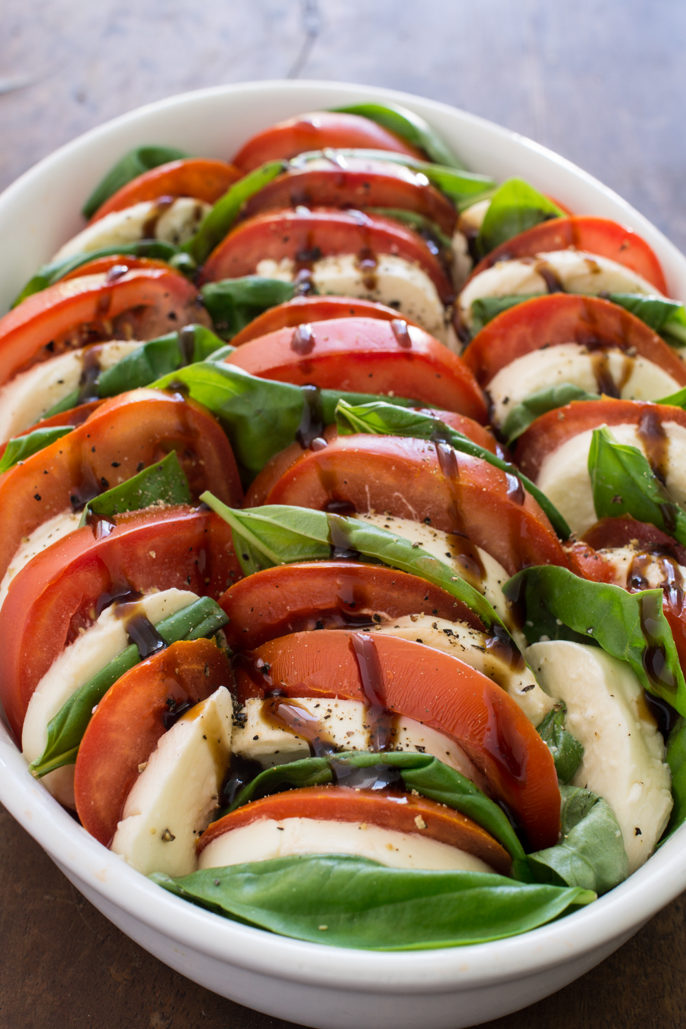 Caprese-Salat mit Balsamico Reduktion | Italienische Vorspeisen und Partyfood für's kalte Buffet | #Rezeptideen