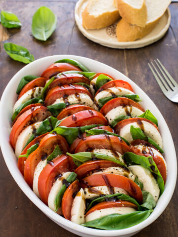 Caprese-Salat: Partyfood für's kalte Buffet | Schnelles und einfaches Rezept