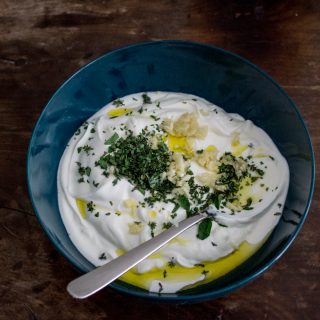 Minz-Dip mit Knoblauch und Joghurt | Sommerliches Rezept