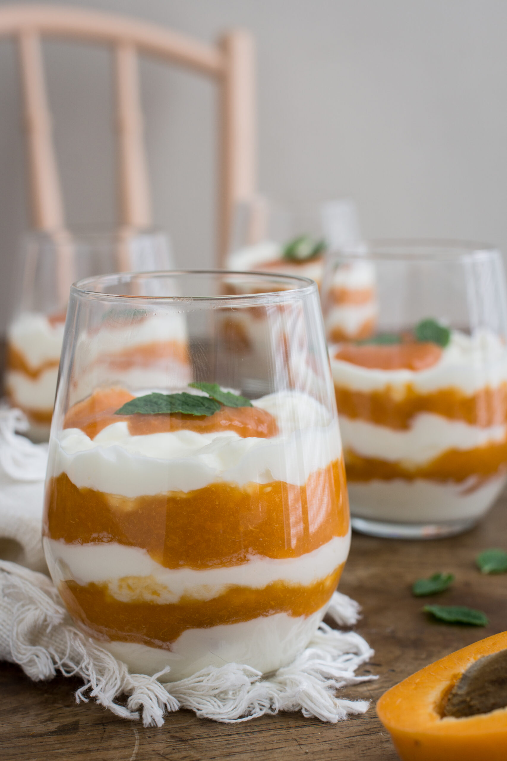 Schichtdessert für den Sommer: Mascarponecreme mit Fruchtmus