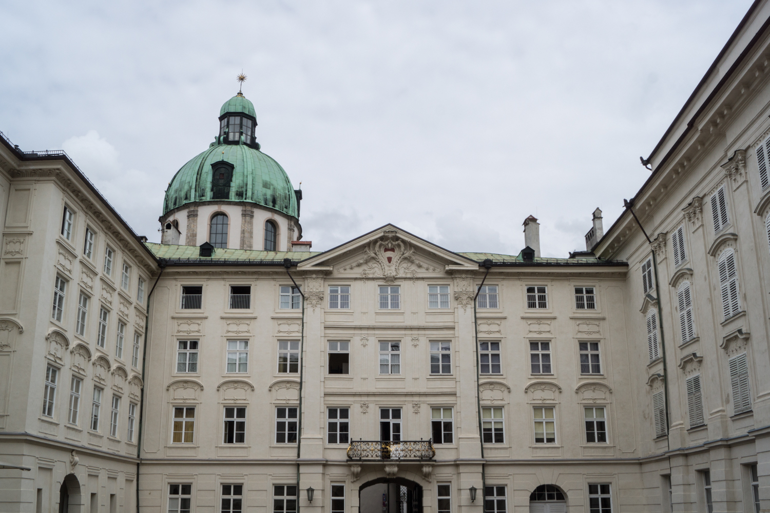 Hofburg Innenhof | Innsbruck Travel Guide - Sehenswürdigkeiten und Tipps
