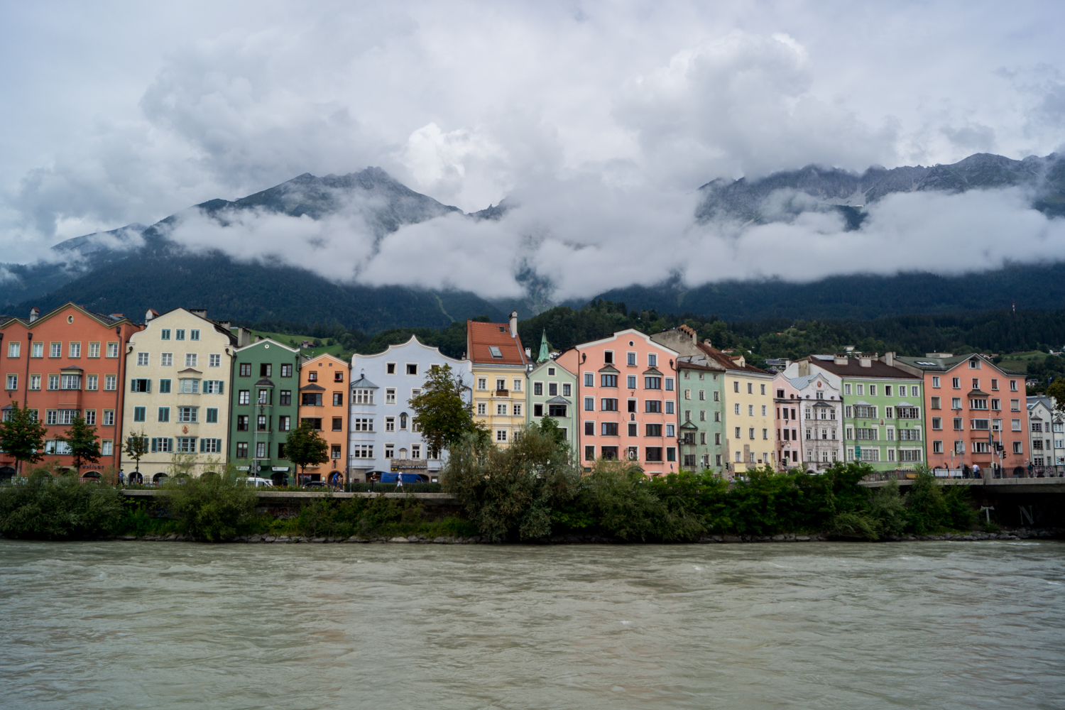 Inn-Promenade in Innsbruck | TOP 10 Sehenswürdigkeiten in Innsbruck inkl. Empfehlungen, Aktivitäten und Insider-Tipps