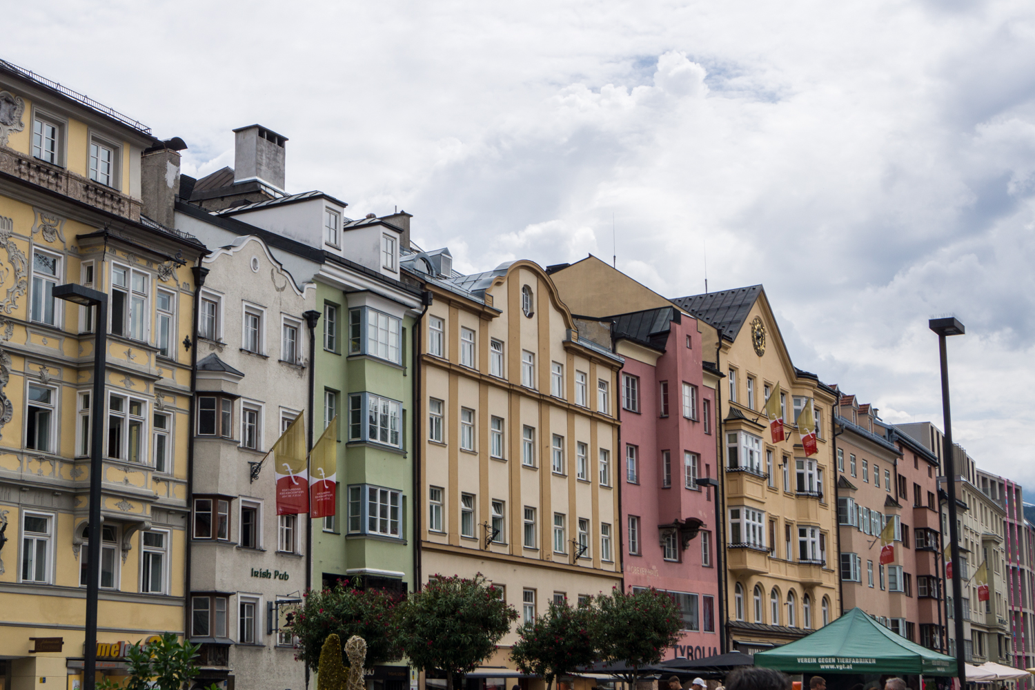 Kurztrip nach Innsbruck: Die besten Sehenswürdigkeiten, Empfehlungen und Tipps | Maria-Theresien-Straße