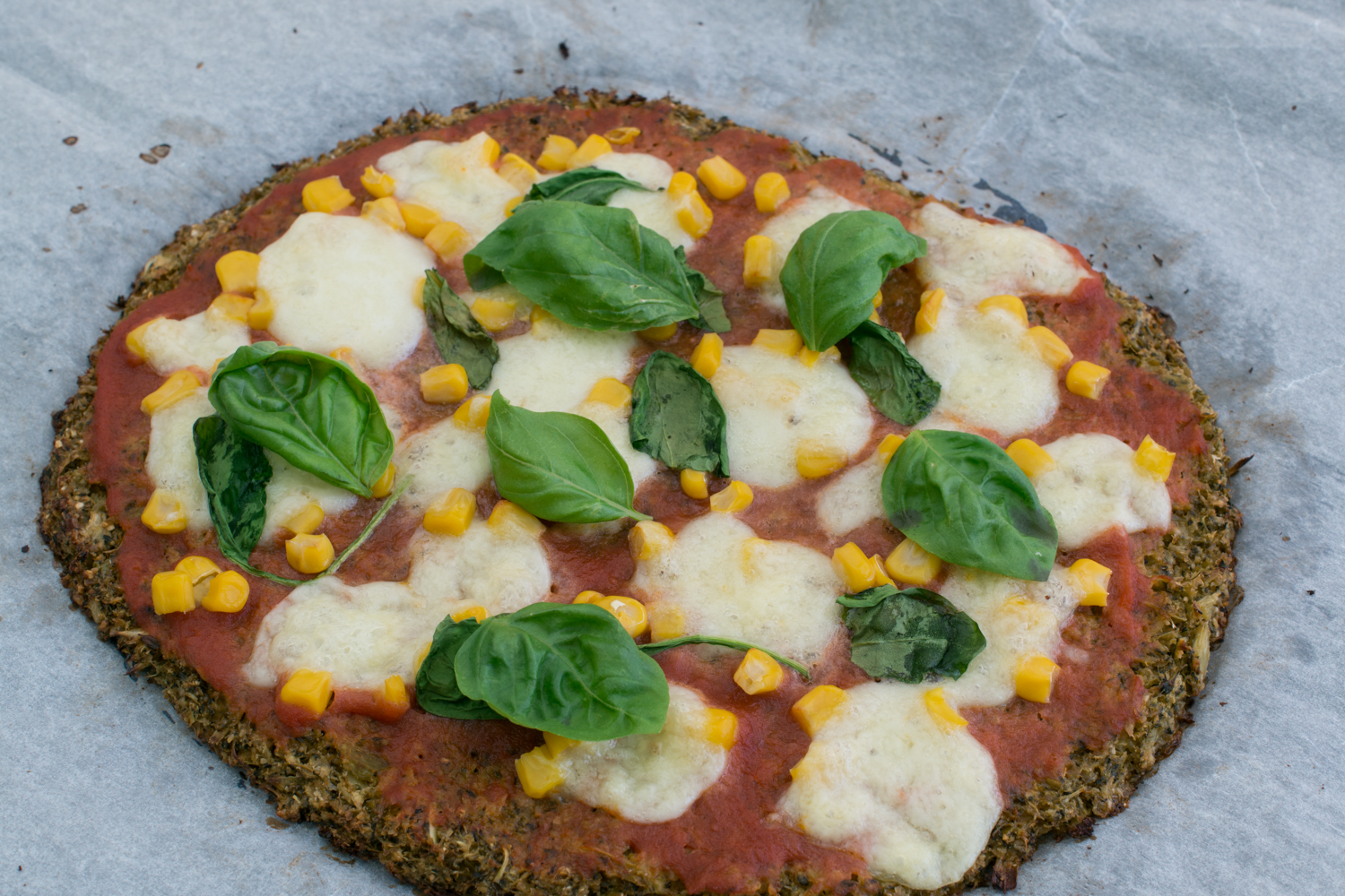 Low Carb Pizzaboden mit Brokkoli | Einfaches Rezept 