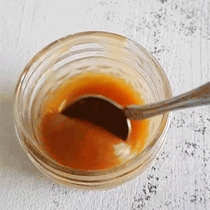 Flüssiges Karamell - Karamellsauce im Glas