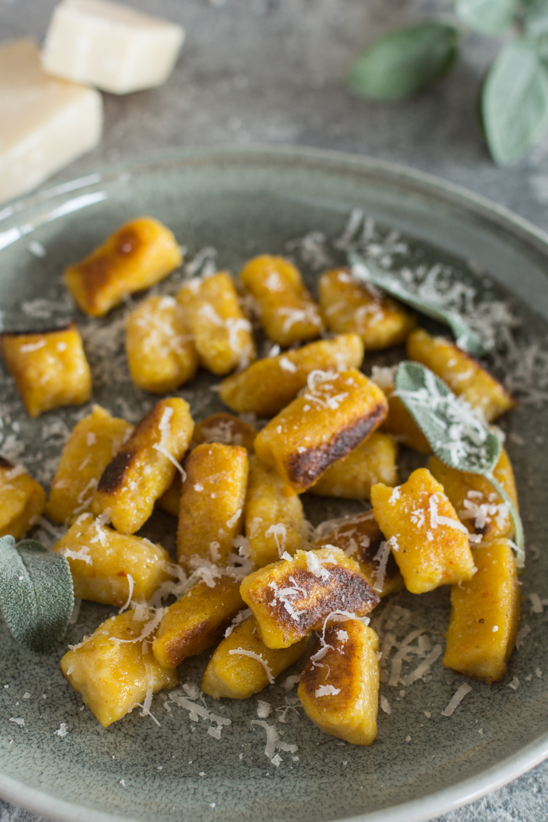 Kürbis-Gnocchi mit Salbeibutter