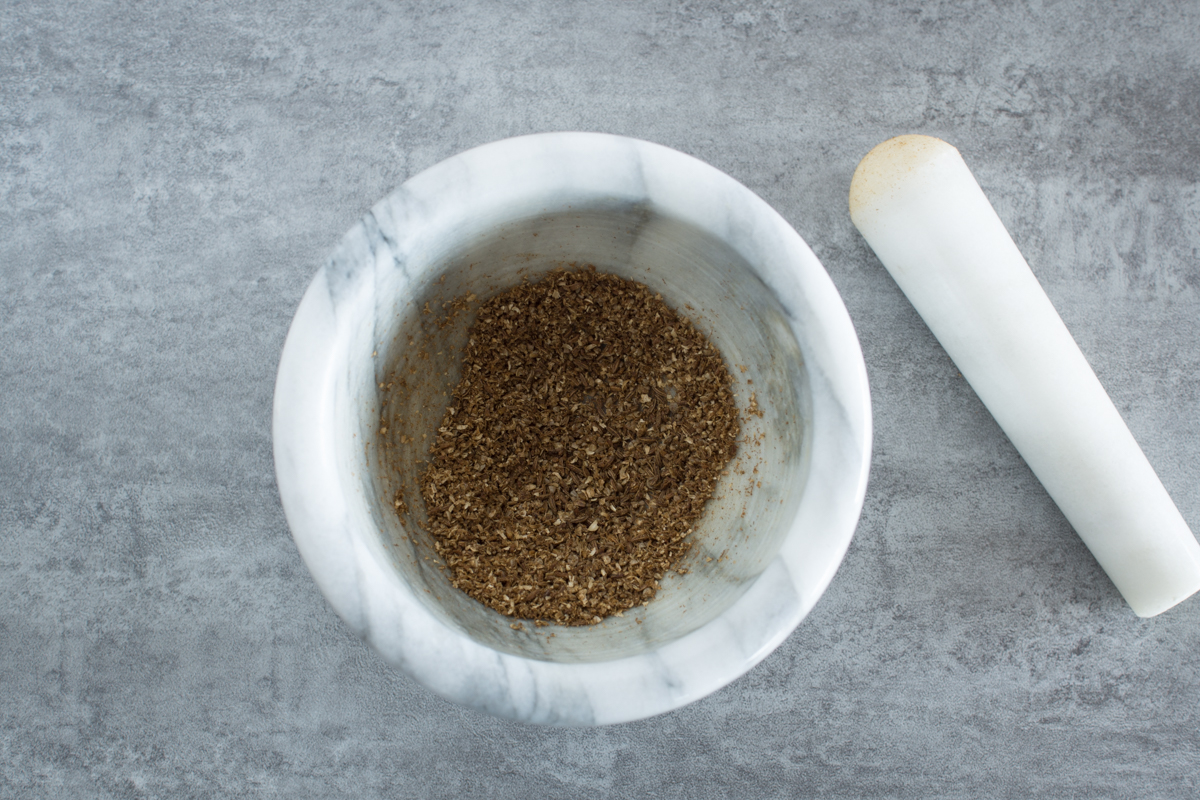 Frisch gemahlene Gewürze für den Paprikadip #muhammara