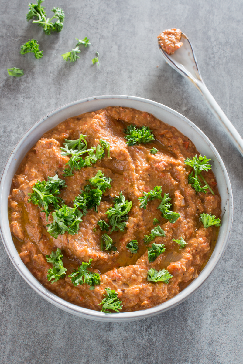 Muhammara - Orientalischer Paprika-Dip - LieberBacken