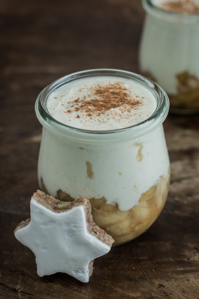 Topfencreme mit Zimt und Bratapfelstückchen | Dessert für Weihnachten