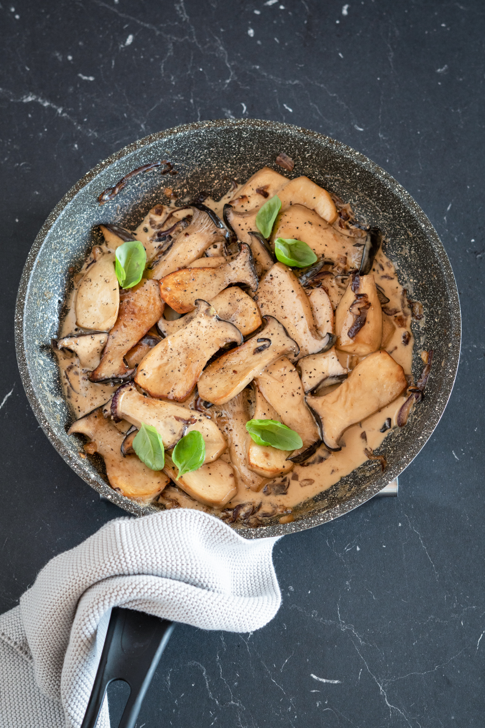 Kräuterseitlinge cremig angebraten - einfaches Rezept