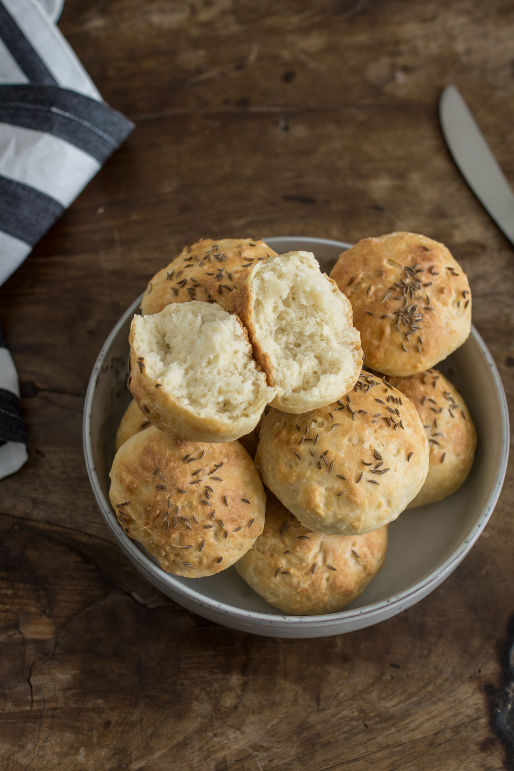 Schnelle Quarkbrötchen - einfaches Rezept ohne Hefe